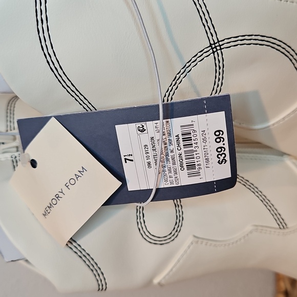 NWT Universal Threads Women's White Western Healed Side Zip Cowboy Boots Sz.7.5 - Picture 6 of 7